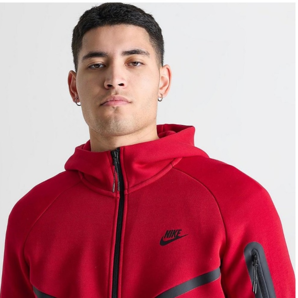 NWT Nike Sportswear Tech Fleece 2-piece Hoodie/Shorts - Gym Red/Black - Picture 5 of 14